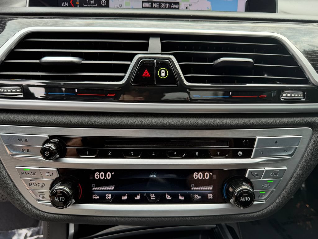 Used 2018 BMW 750i RWD image 29