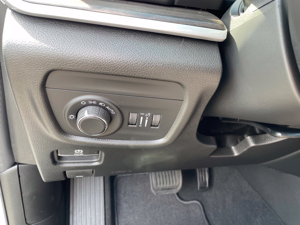 New 2027 Jeep Grand Cherokee Altitude AWD/4WD image 15