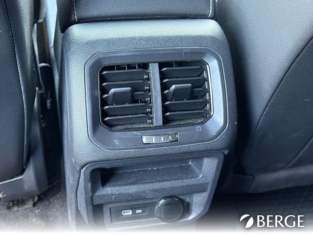 Used 2022 Volkswagen Tiguan SE R-Line image 30