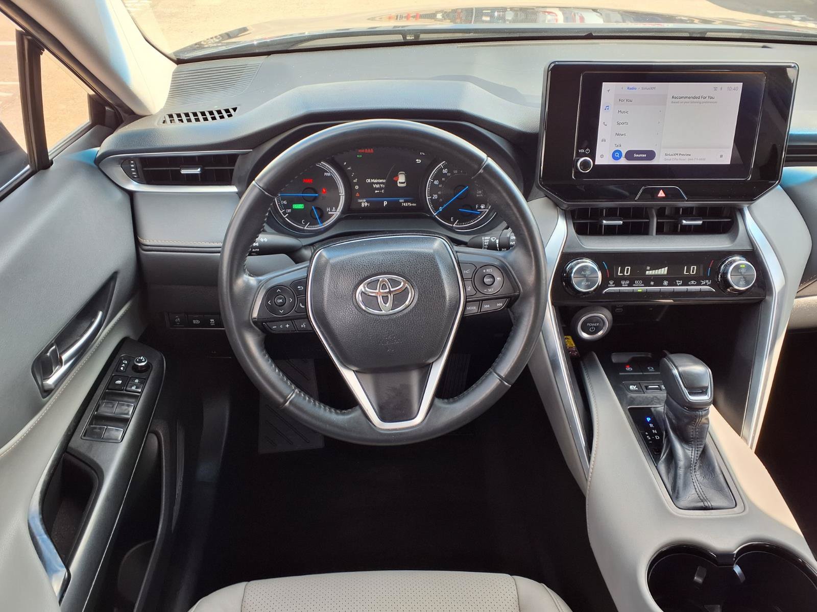 Used 2024 Toyota Venza LE AWD/4WD image 13