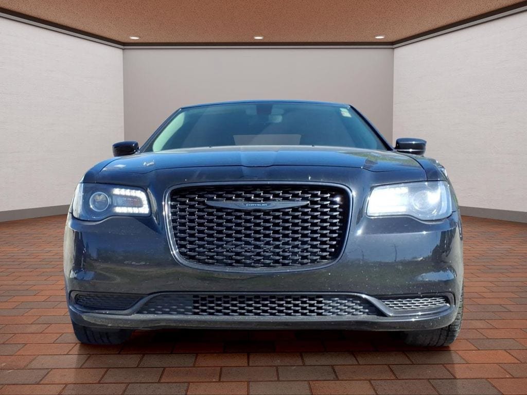 Used 2023 Chrysler 300 Touring w/ Sport Appearance Package RWD image 2
