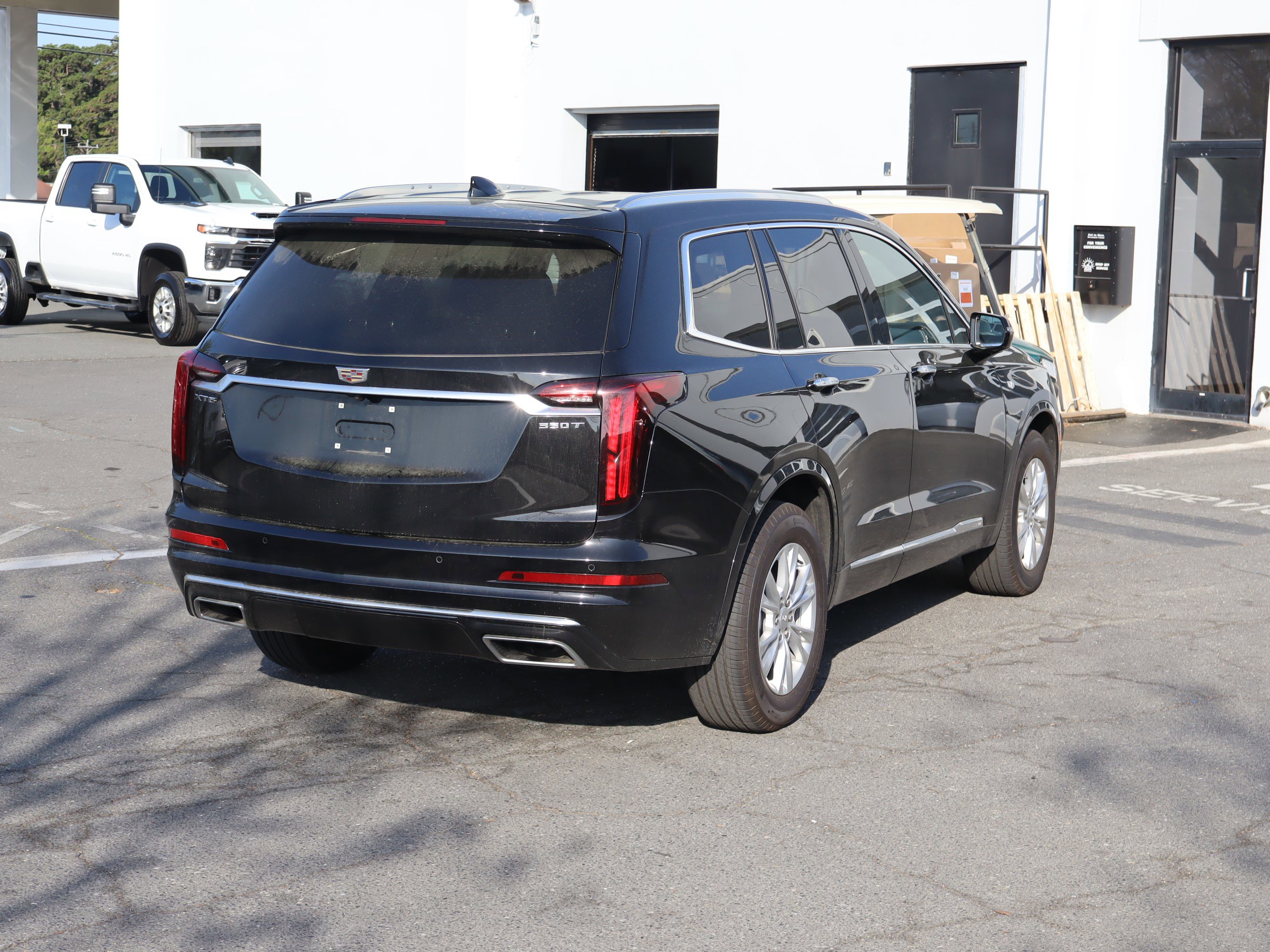Used 2025 Cadillac XT6 Luxury image 10