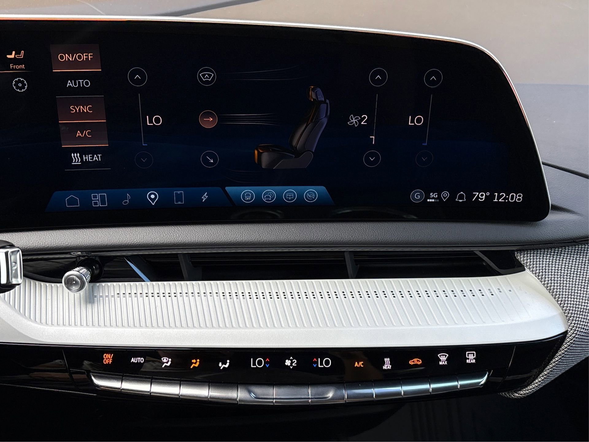 New 2025 Cadillac Optiq Sport 1 w/ LPO, Floor Liner Package image 27