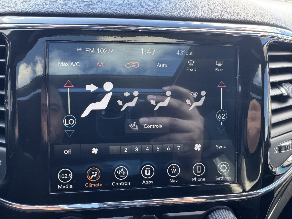 Used 2021 Jeep Grand Cherokee Limited w/ Sun & Sound Group image 16