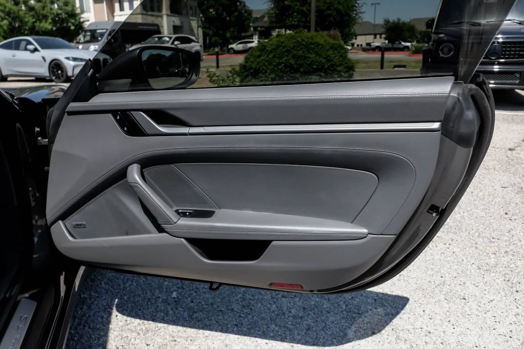 Used 2021 Porsche 911 Cabriolet image 32