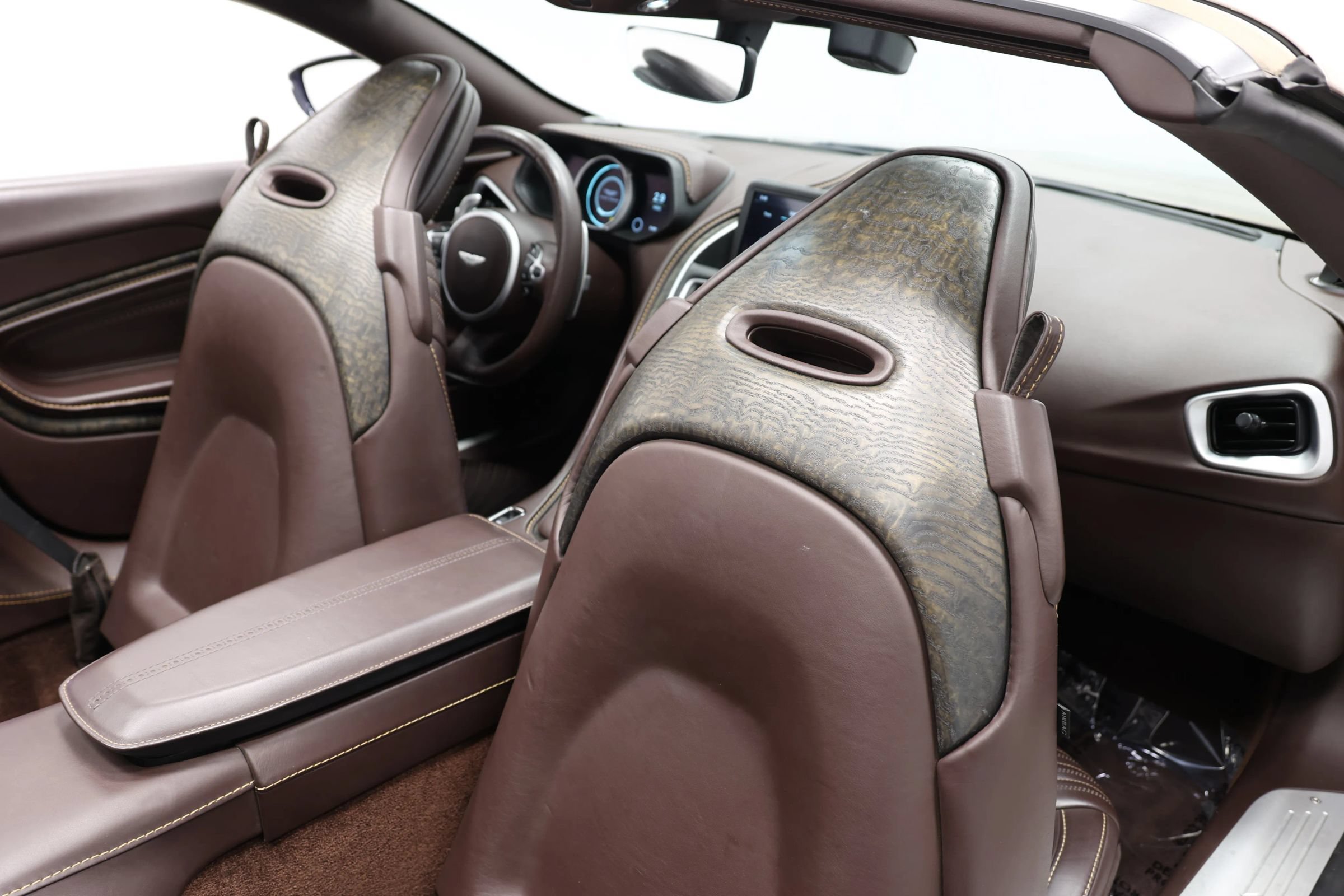 Used 2019 Aston Martin DB11 Volante RWD image 82