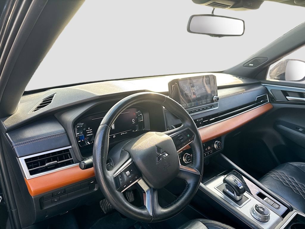 Used 2022 Mitsubishi Outlander SEL image 11