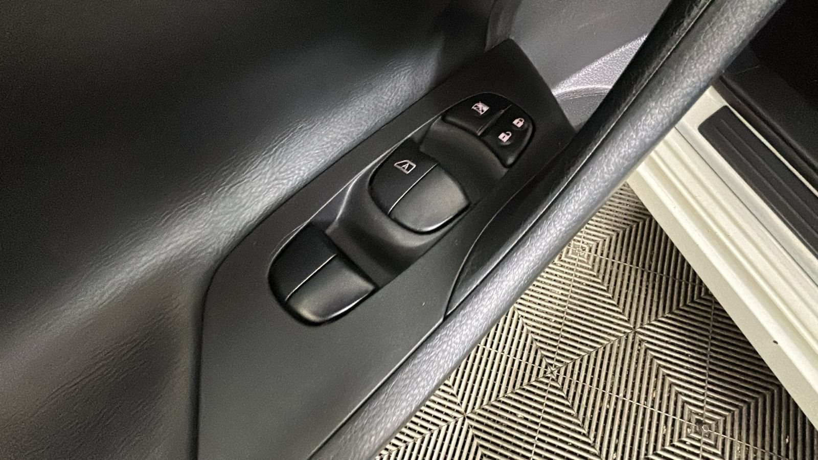 Used 2016 Nissan Altima 2.5 S w/ Power Driver Seat Package FWD image 13