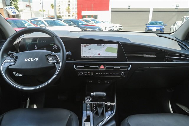 Certified 2025 Kia Niro EX image 13