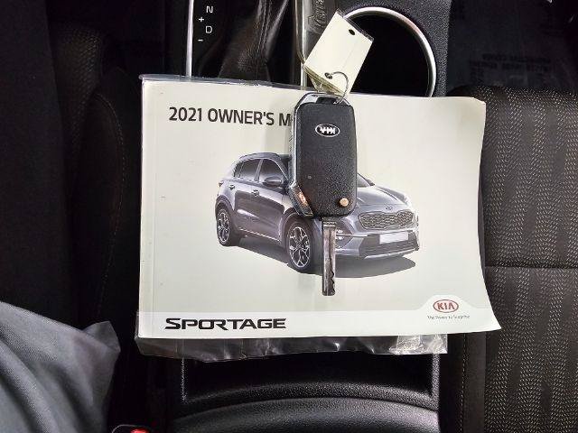 Used 2021 Kia Sportage LX FWD image 21