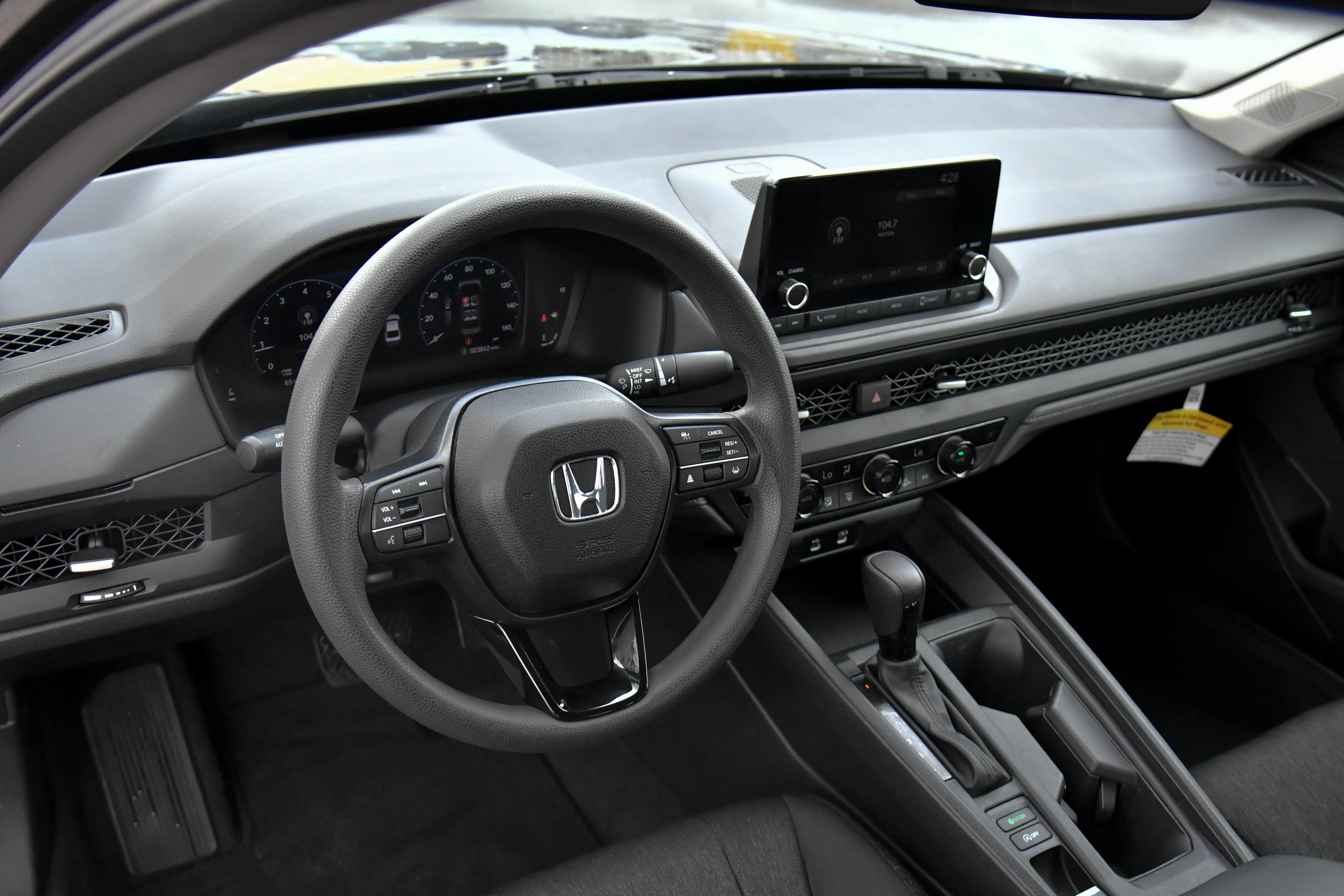 Used 2025 Honda Accord SE image 14