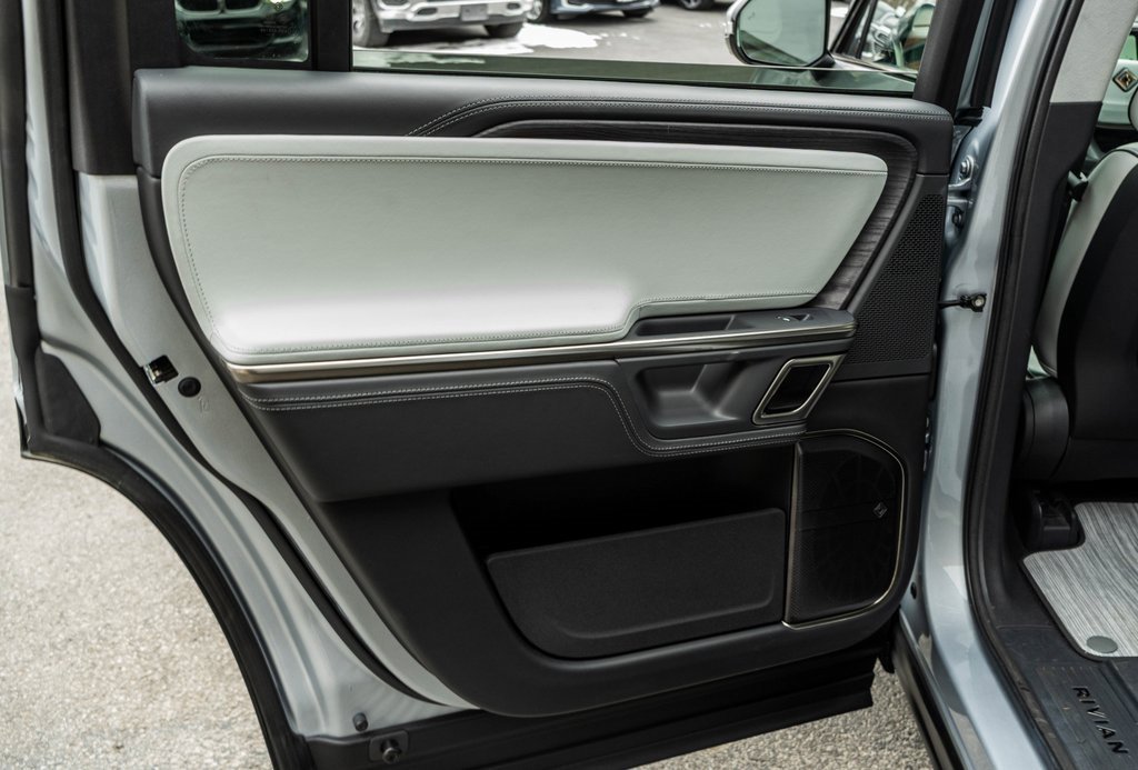 Used 2024 Rivian R1S Adventure image 38