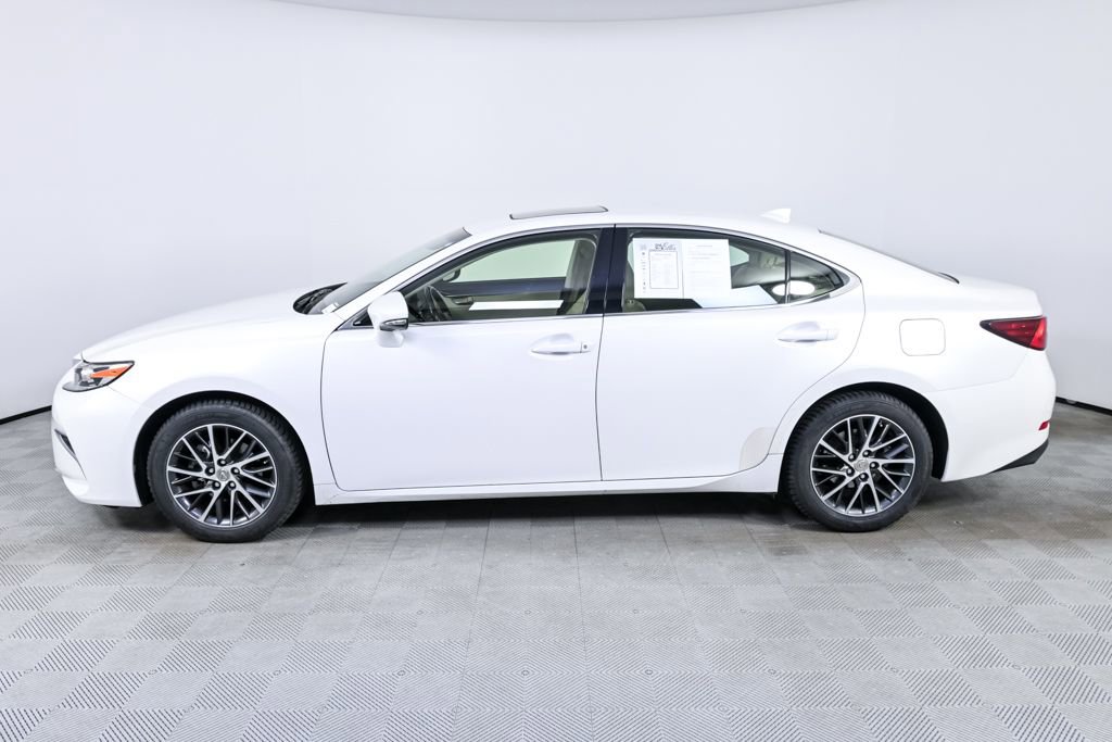 Used 2016 Lexus ES 350 w/ Luxury Package w/Wood Trim image 3