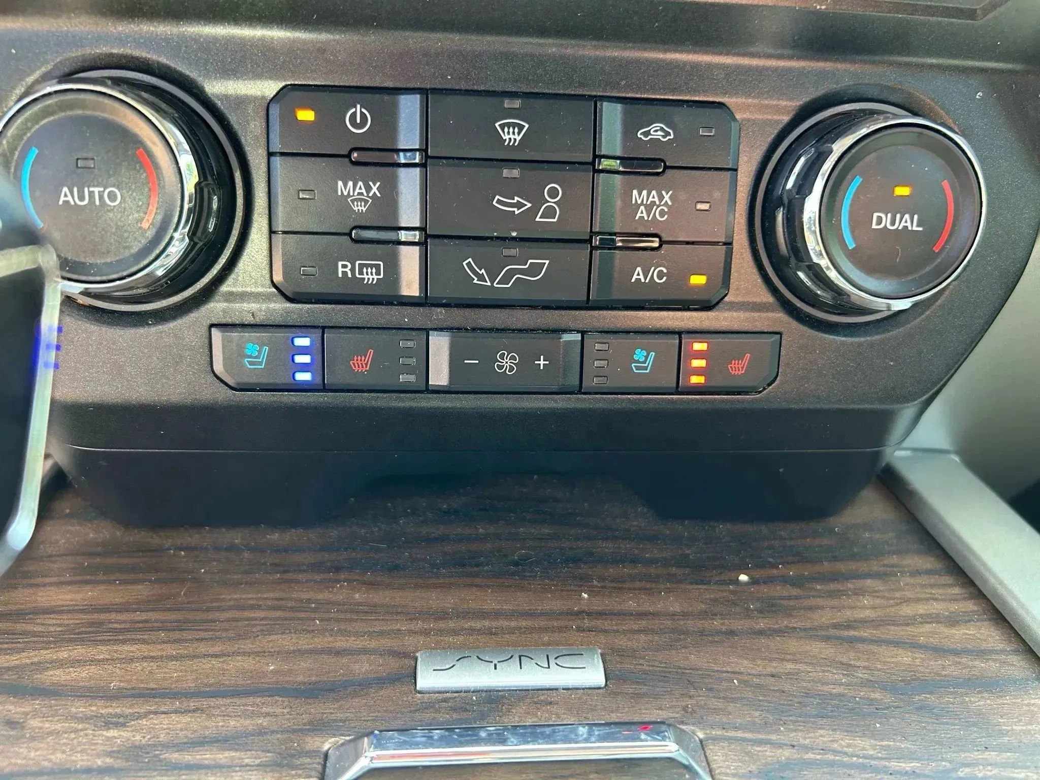 Used 2018 Ford F150 Lariat RWD image 23