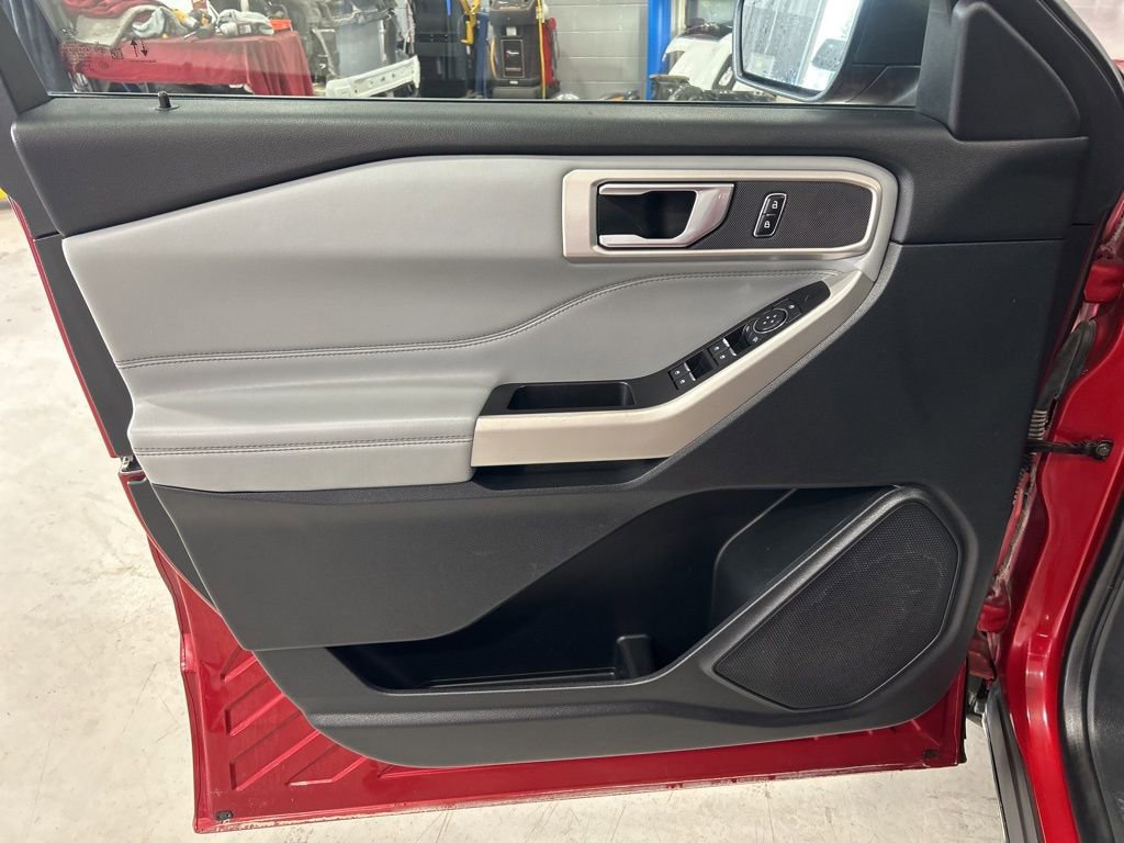 Used 2021 Ford Explorer XLT w/ Equipment Group 202A image 20