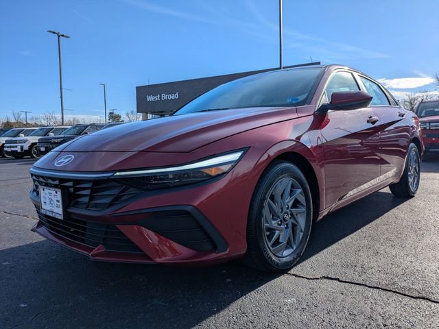 Certified 2024 Hyundai Elantra SEL image 8