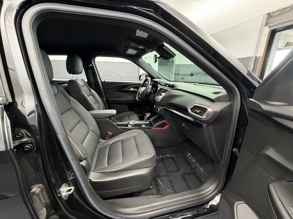 Used 2022 Chevrolet TrailBlazer RS FWD image 11
