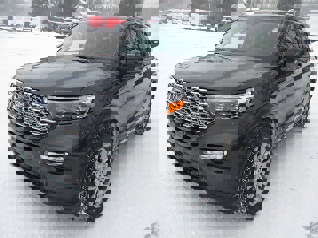 Certified 2022 Ford Explorer Limited w/ Equipment Group 301A image 4
