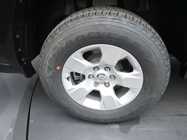 New 2026 RAM 1500 4x4 Crew Cab image 39