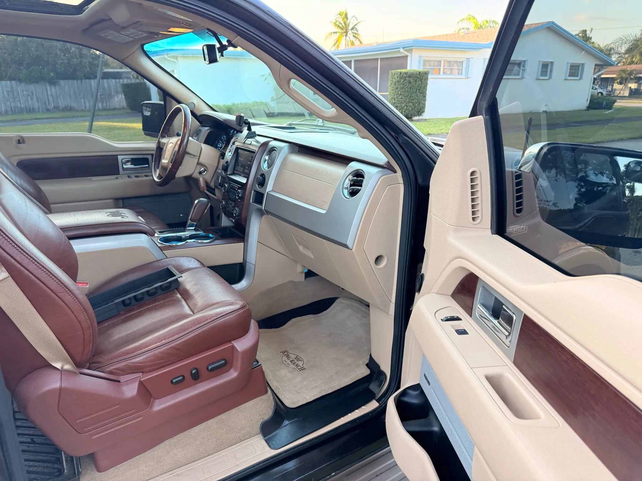 Used 2013 Ford F150 King Ranch w/ King Ranch Luxury Pkg image 12