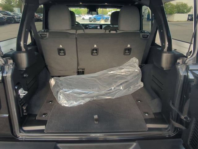 Used 2025 Jeep Wrangler Unlimited Sport AWD/4WD image 23