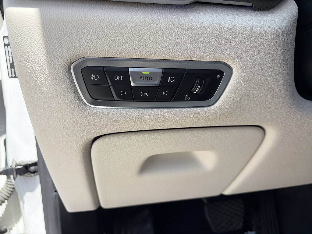 Used 2020 BMW X5 sDrive40i w/ Premium Package RWD image 19