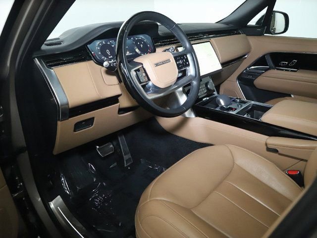 Used 2023 Land Rover Range Rover SE image 16
