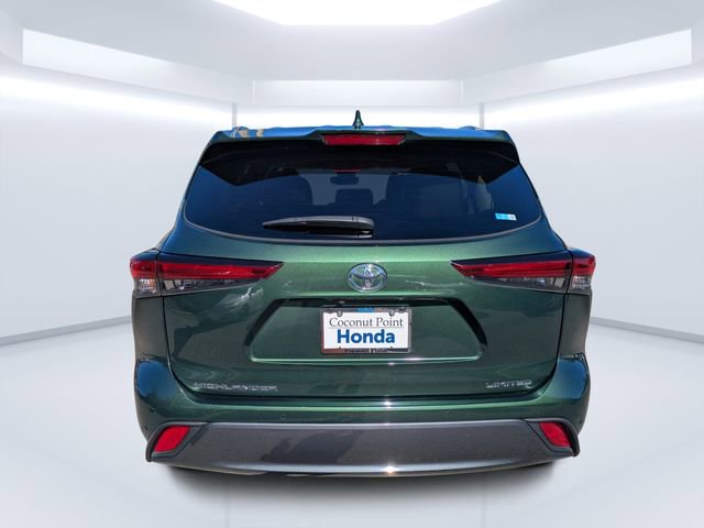 Used 2023 Toyota Highlander Limited FWD image 4