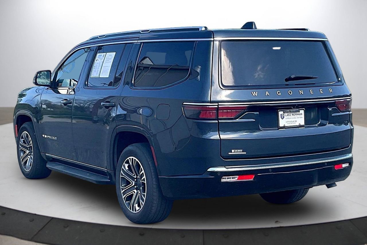 Used 2023 Jeep Wagoneer 4WD w/ Premium Group I image 7