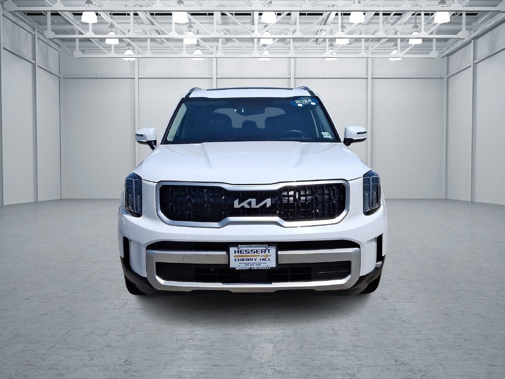 Used 2024 Kia Telluride EX FWD image 3