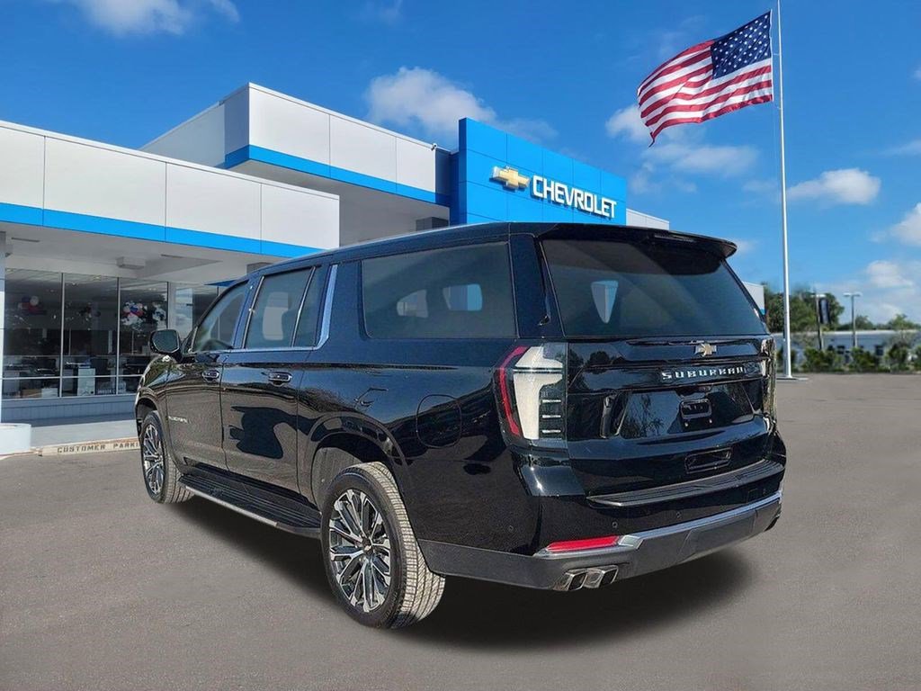 Used 2025 Chevrolet Suburban High Country RWD image 6