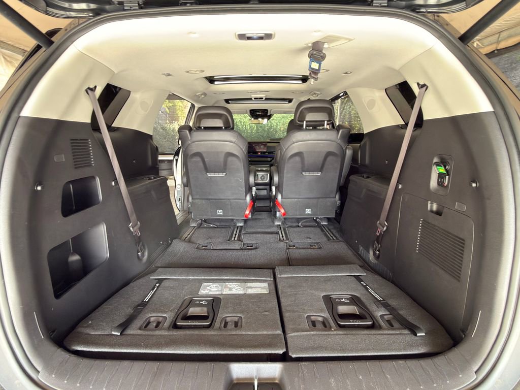 Used 2025 Kia Carnival SX Prestige FWD image 11