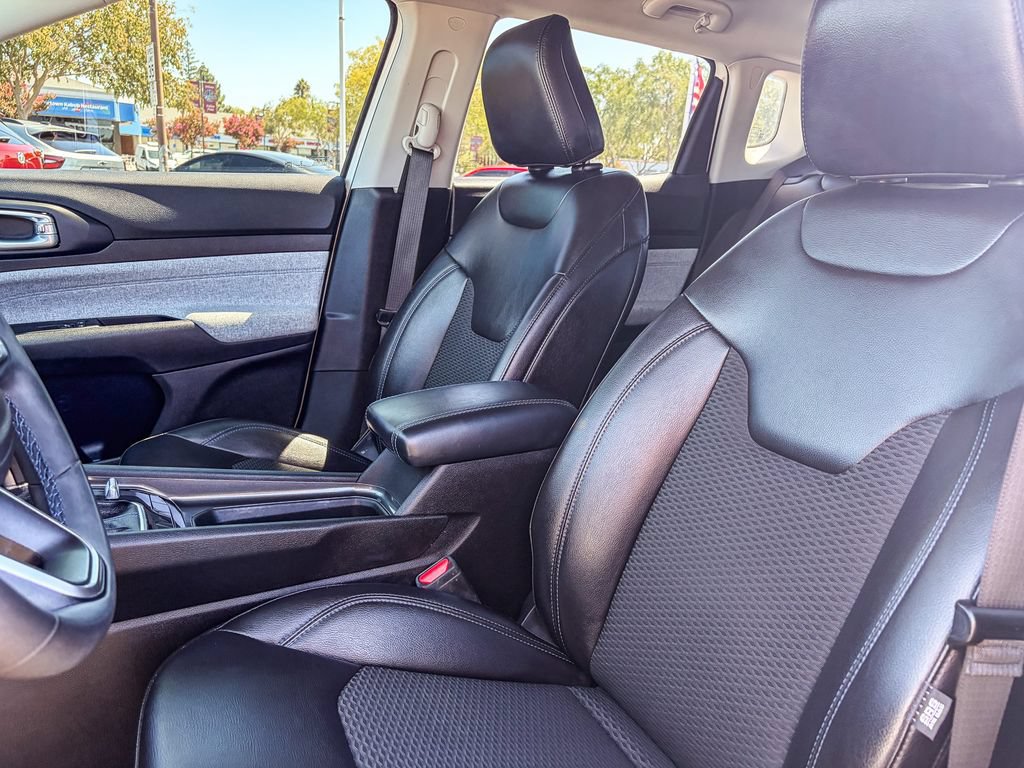 Used 2022 Jeep Compass Latitude AWD/4WD image 40