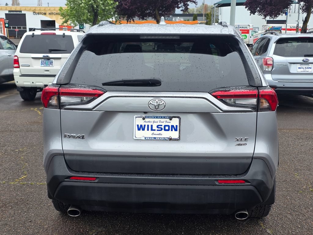 Used 2021 Toyota RAV4 XLE w/ XLE Grade Weather Package AWD/4WD image 7