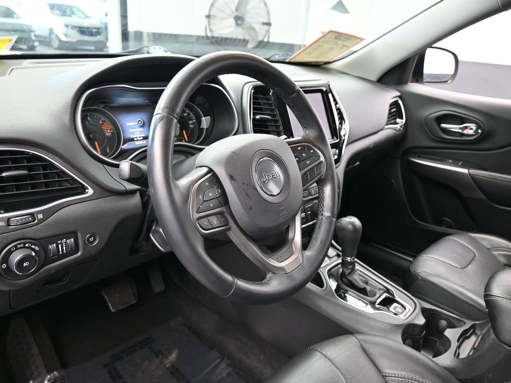 Used 2019 Jeep Cherokee Limited image 10