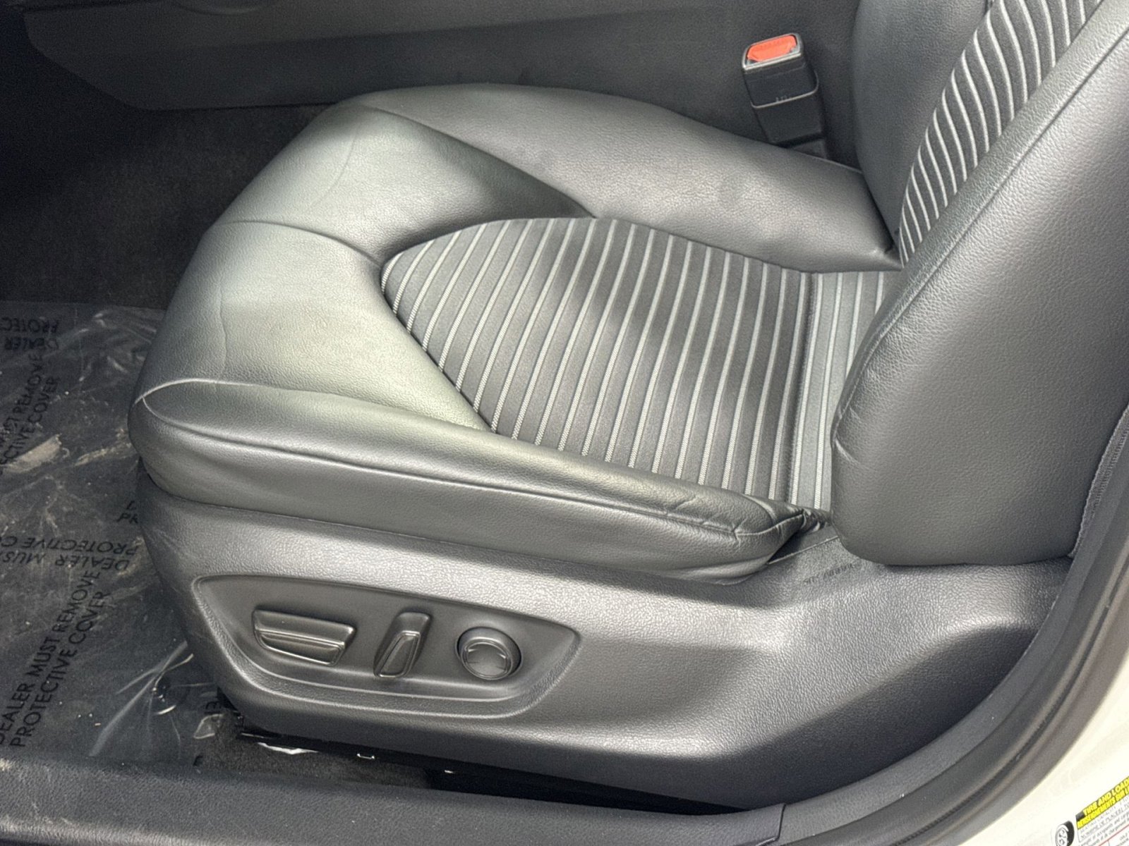 Used 2024 Toyota Camry SE w/ Cold Weather Package image 17