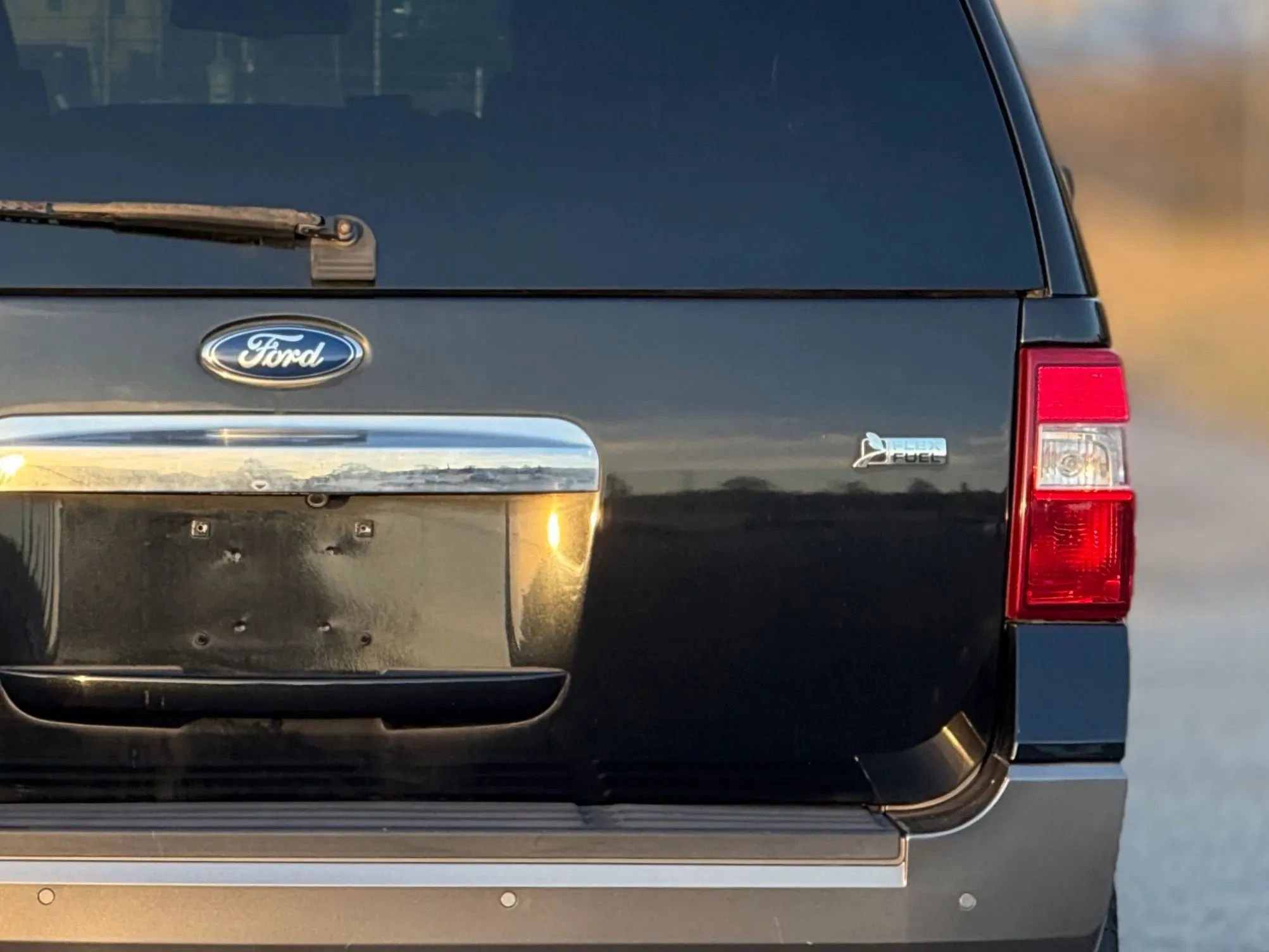 Used 2012 Ford Expedition XLT image 12