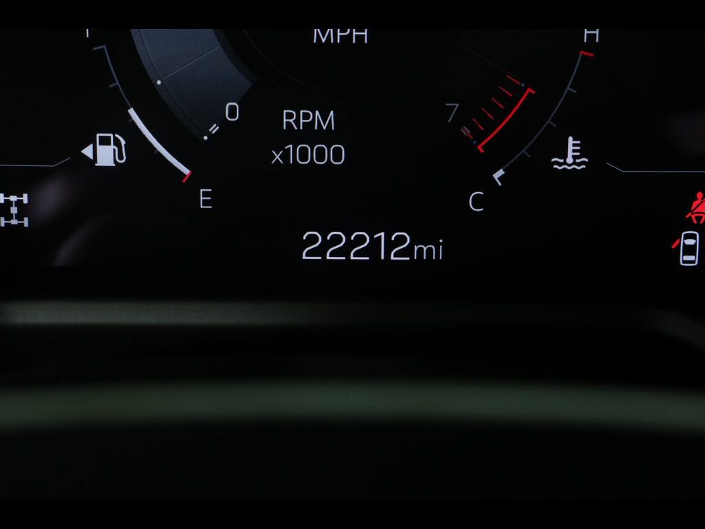 Used 2025 GMC Acadia Elevation image 25