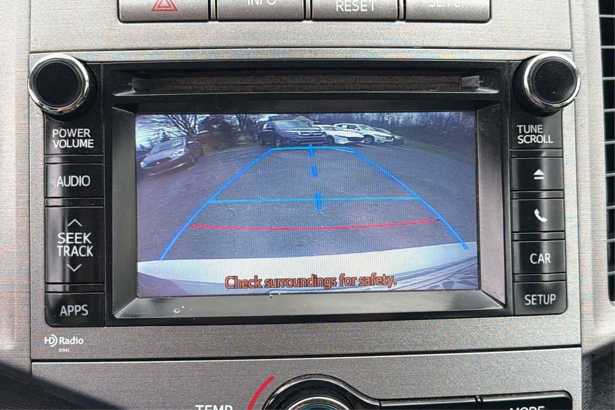 Used 2014 Toyota Venza XLE image 30