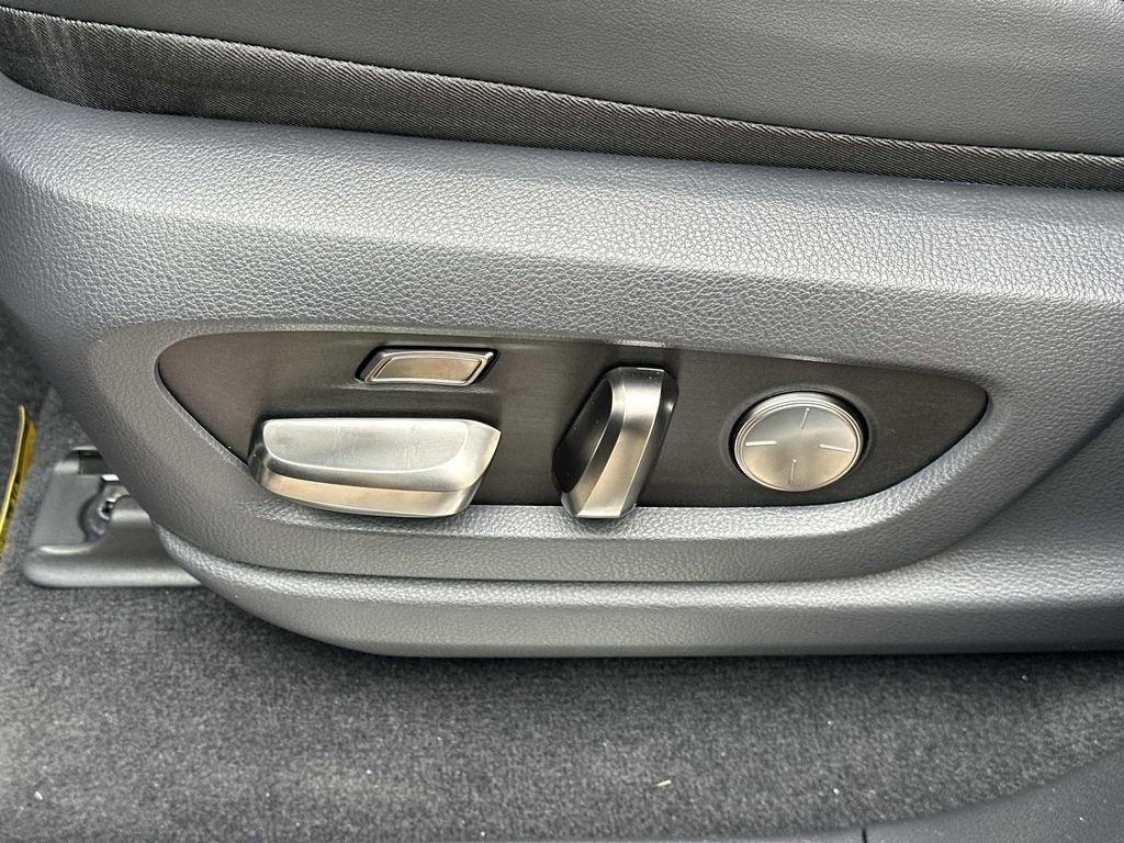 New 2025 Lexus LX 700h F Sport image 17