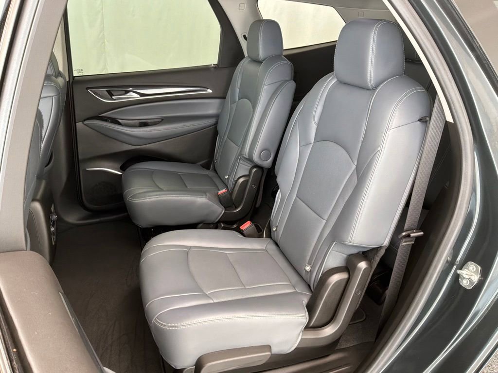 Used 2021 Buick Enclave Essence AWD/4WD image 23
