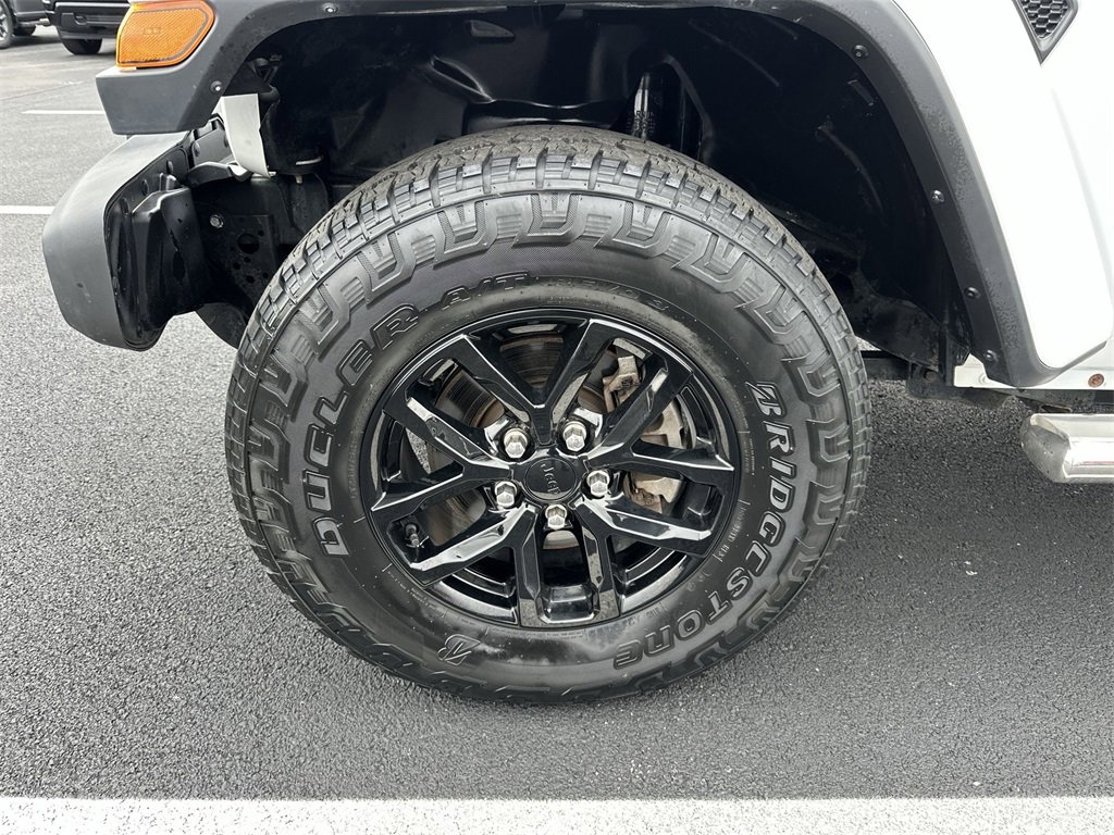 Used 2021 Jeep Gladiator Sport image 10