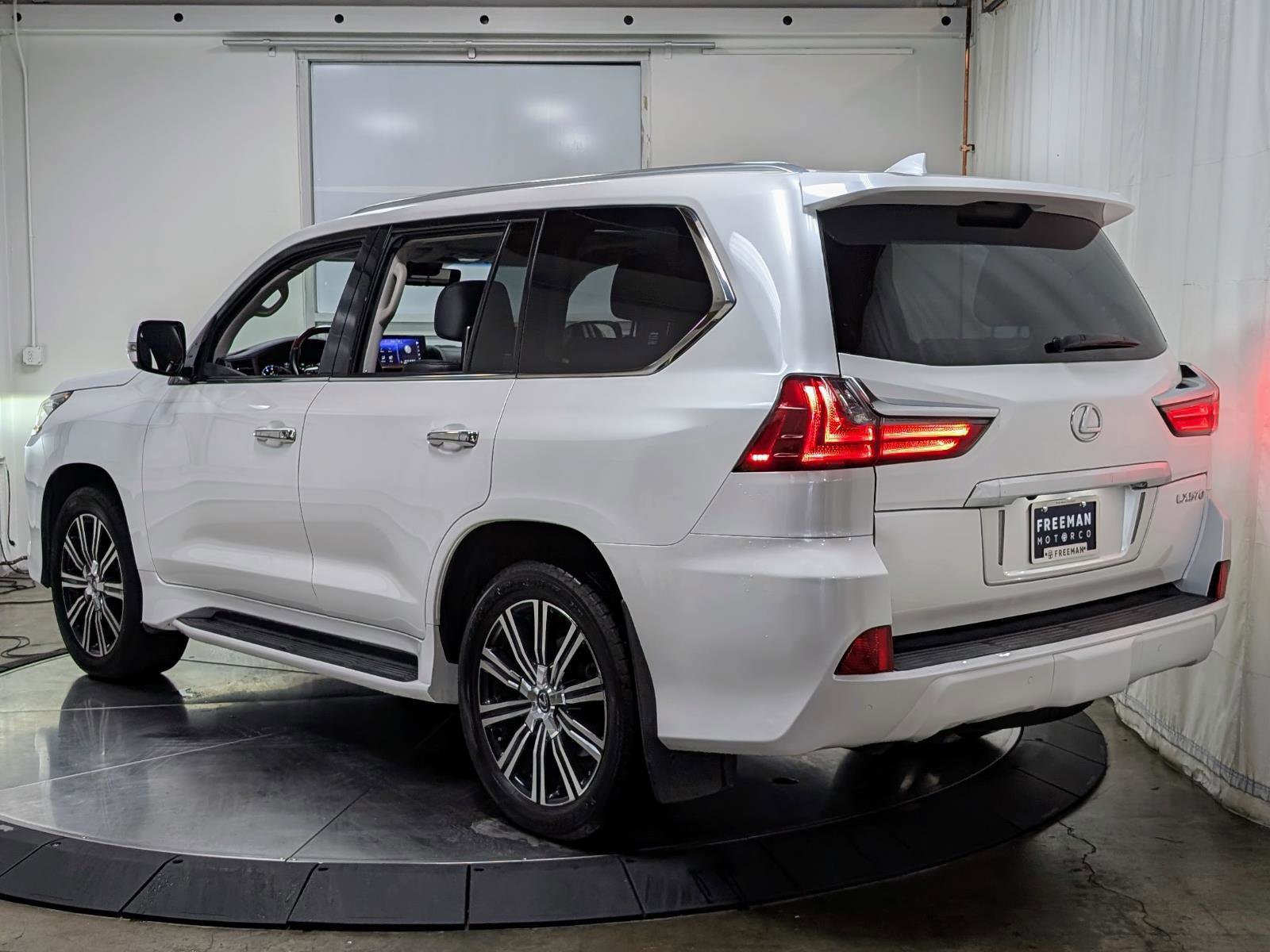 Used 2018 Lexus LX 570 4WD w/ Luxury Package image 7