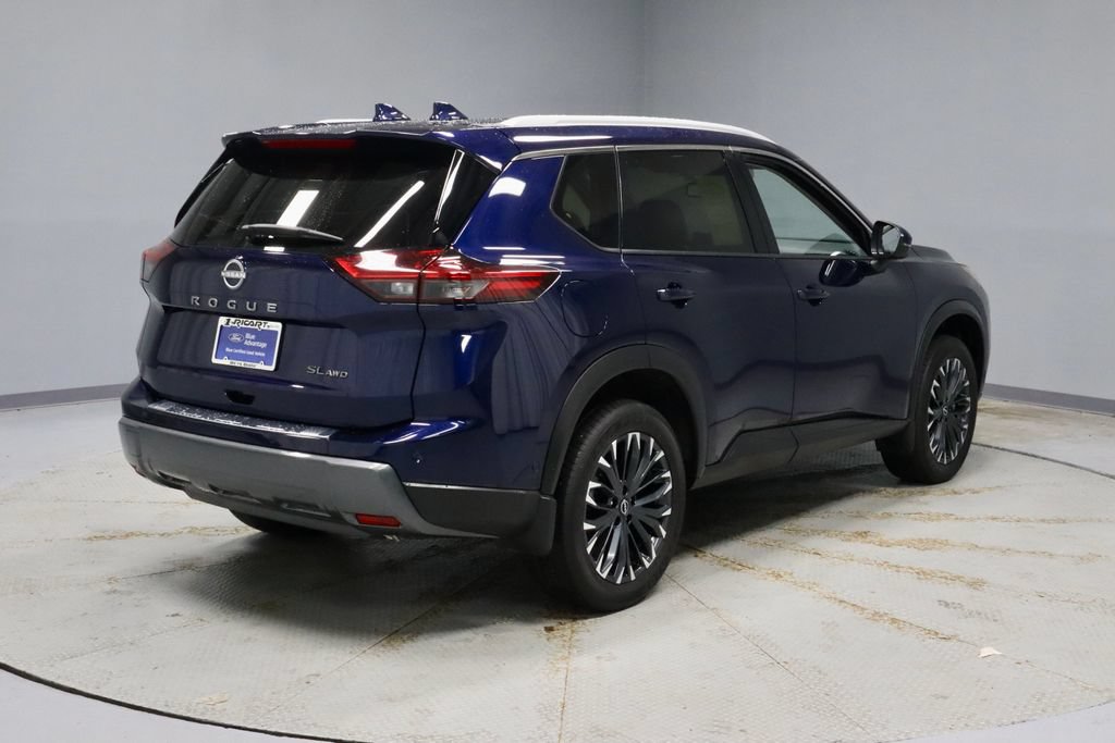 Certified 2025 Nissan Rogue SL w/ Tech Package AWD/4WD image 12