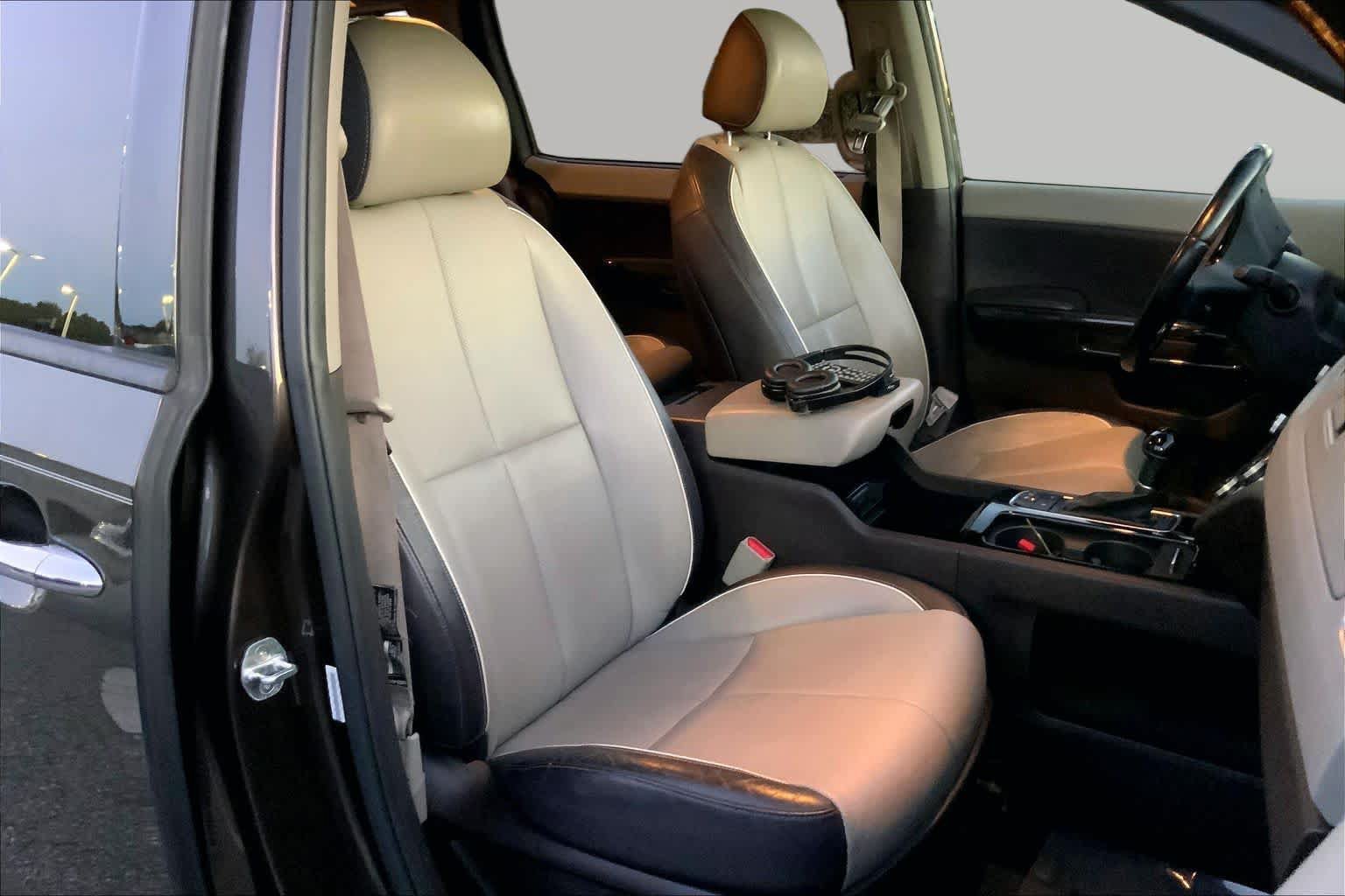 Used 2015 Kia Sedona SX Limited FWD image 7