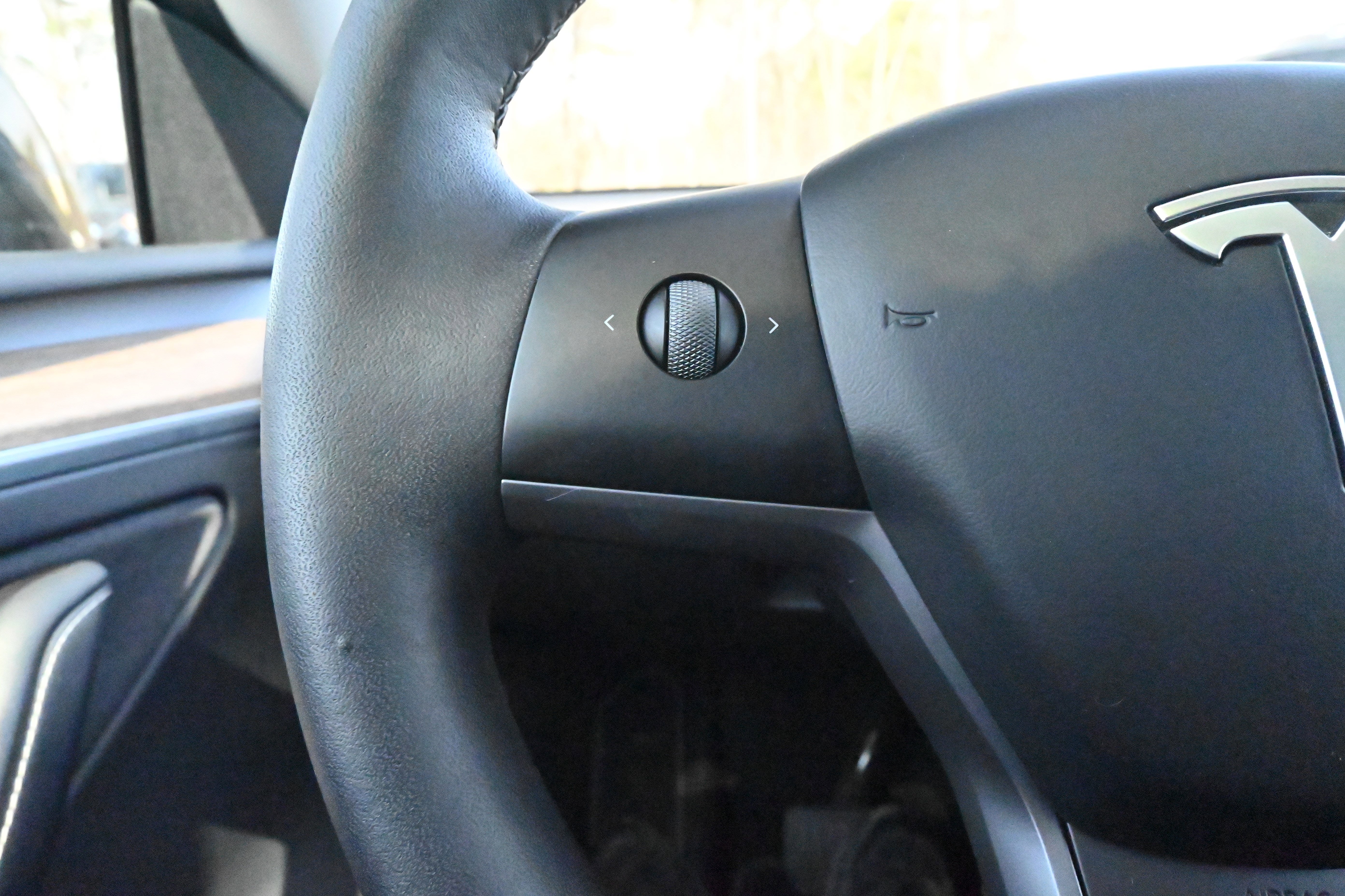 Used 2023 Tesla Model Y Long Range image 28