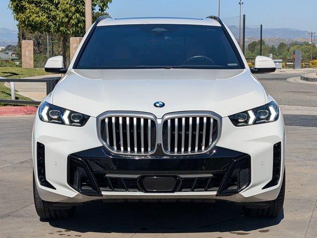 Used 2024 BMW X5 sDrive40i w/ M Sport Package image 2