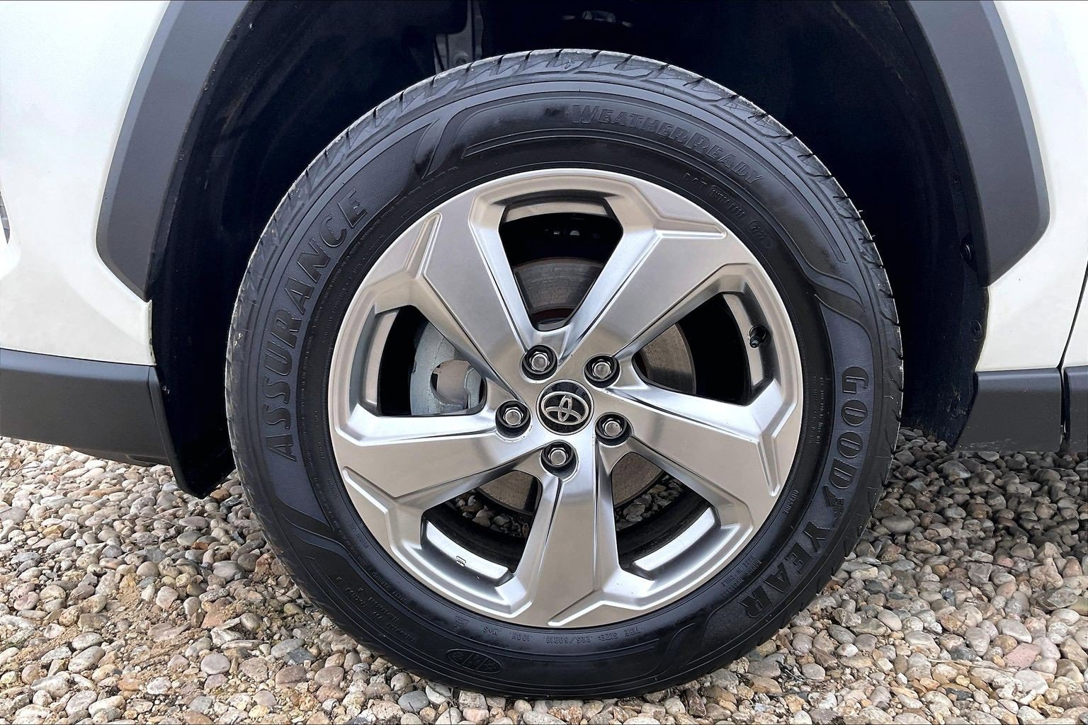 Used 2021 Toyota RAV4 Limited image 23