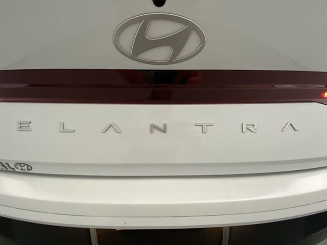 Used 2024 Hyundai Elantra SEL FWD image 26
