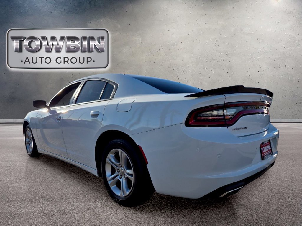 Used 2019 Dodge Charger SXT w/ Leather Interior Group RWD image 6